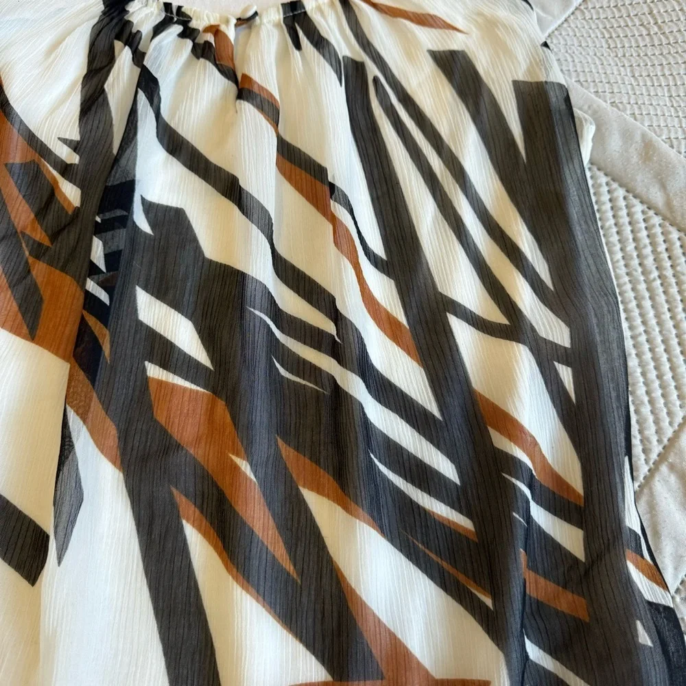 2/$10 New York & Co Tank w/ chiffon overlay Sz S white black & brown pattern - Picture 3 of 9